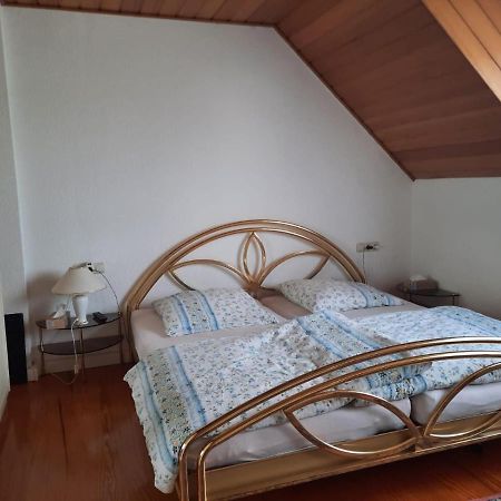 Wohnen Beim Uswatta Liyanage Apartment Troisdorf Bagian luar foto